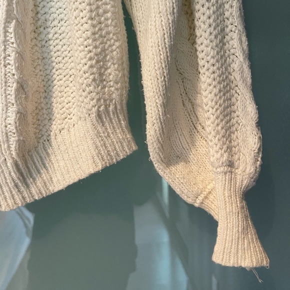 Harper cablekit cozy sweater small - Picture 4 of 6